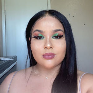 Meet your Posher, Leanna